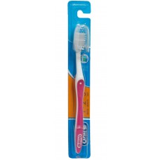 Зубная щетка Oral-B чистота свежесть средняя Зубная щетка Oral-B чистота свежесть средняя